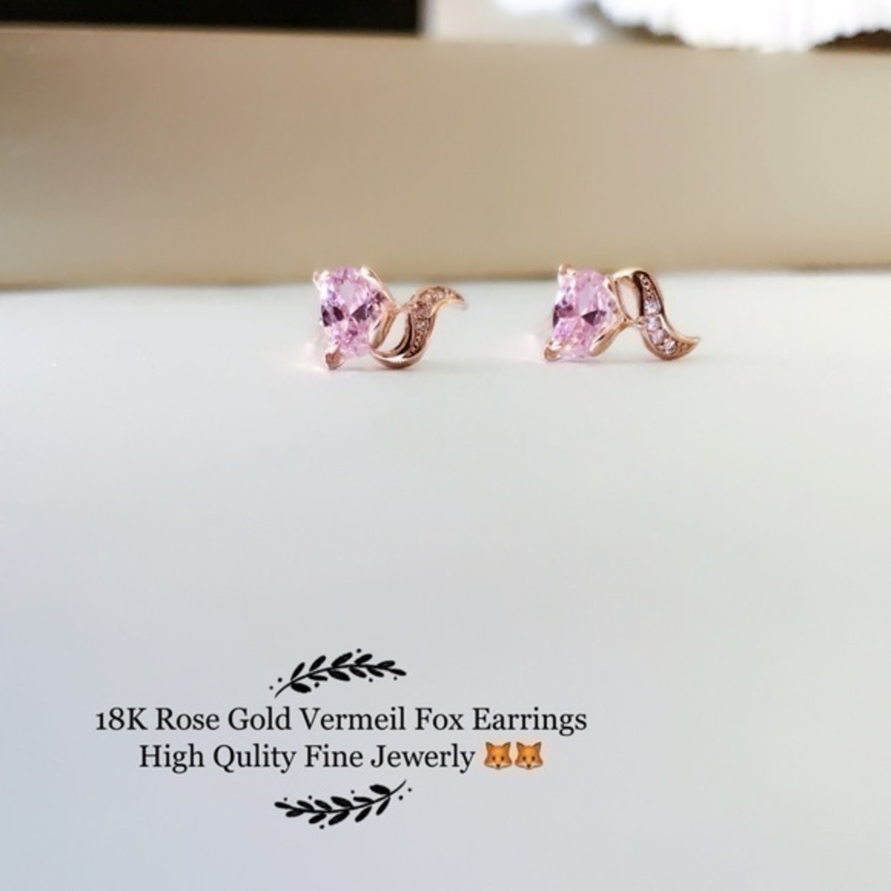 - 🦊🦊18K Gold Vermeil Fox Earrings